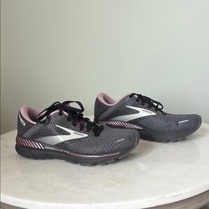 Brooks Gray and Pink Athletic Running Shoes